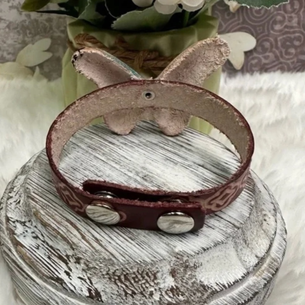 NWT Genuine Leather Handcrafted Butterfly Bracelet! - Picture 3 of 7